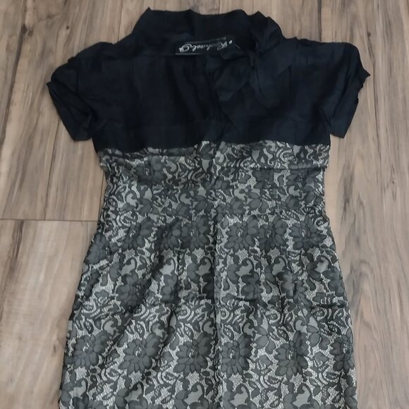 Rachael G. Black and Gold Floral Print Dress, Size 4 - Picture 3 of 16